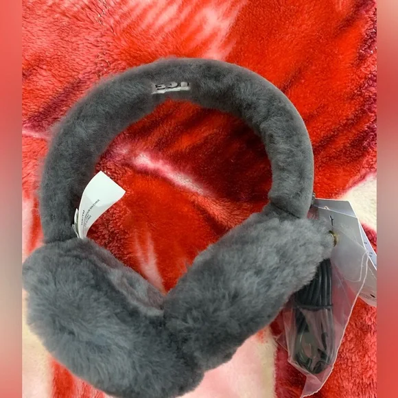 UGGS grey Bluetooth ear muffs UGG® Sheepskin Bluetooth Earmuffs | MainPlace Mall main image 2